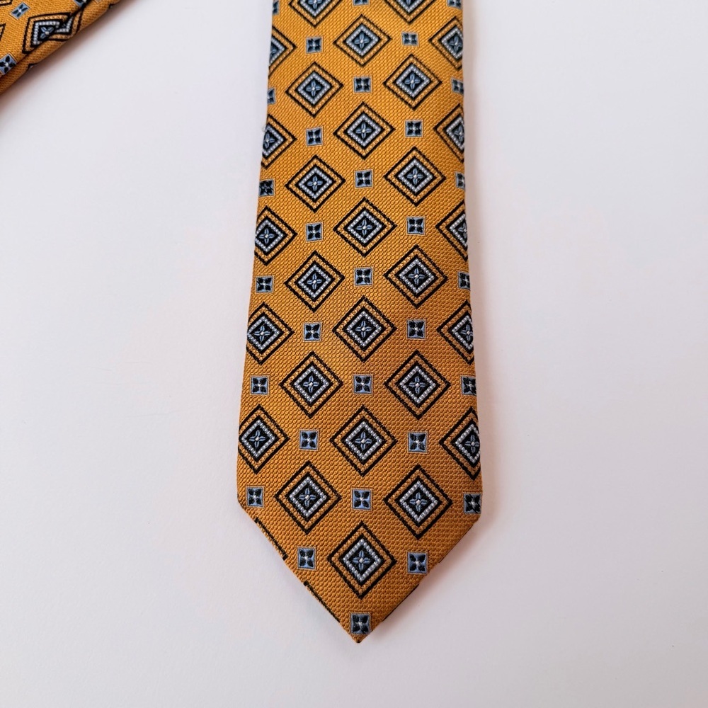 Men’s JZ Richard’s / JZ Boulder Silk Necktie 
Gold And Blue Geometric​ - Picture 3 of 4